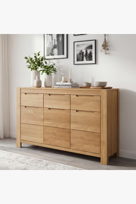 Dubová komoda s dvierkami a zásuvkami